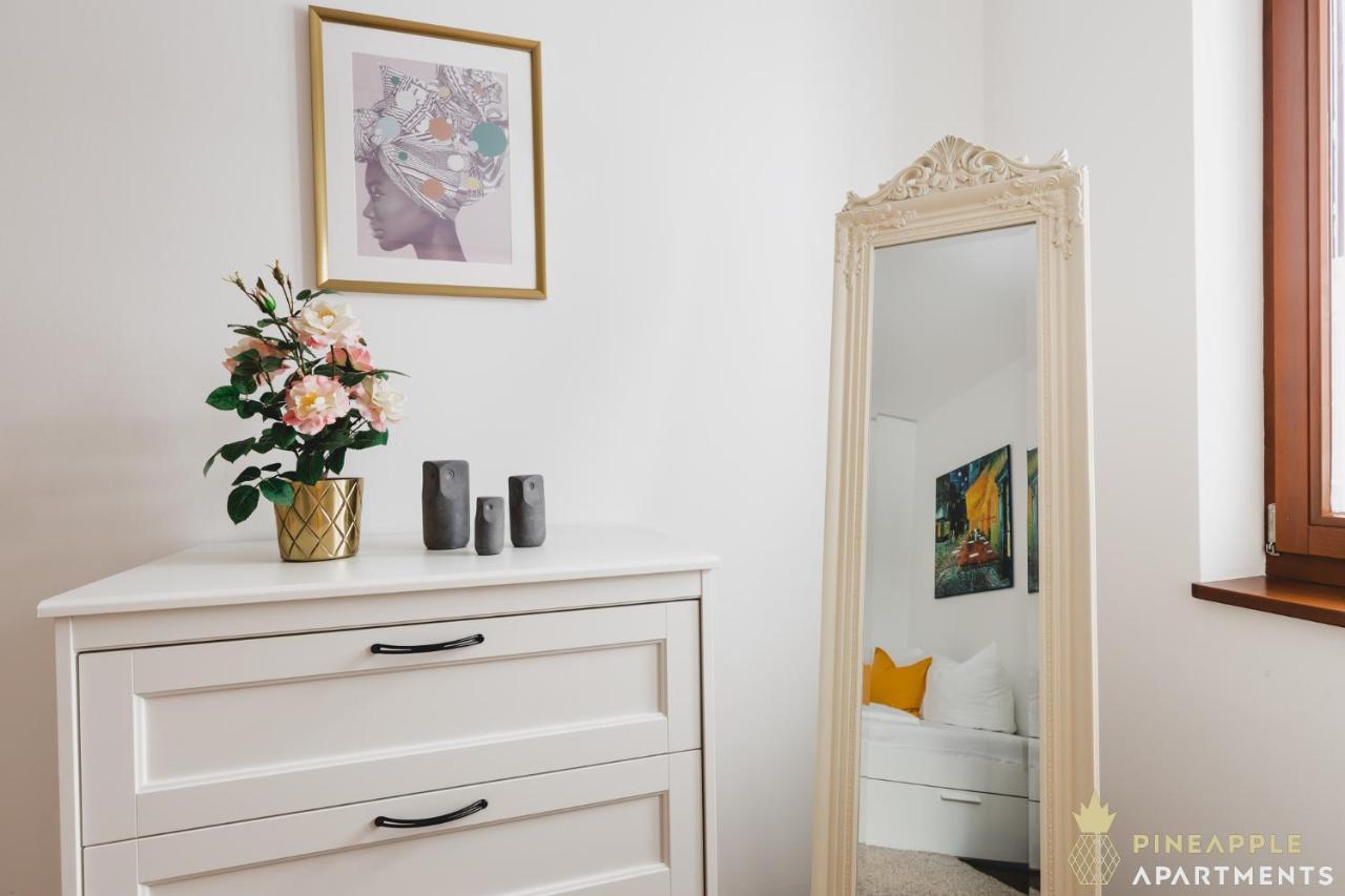 Pineapple Palais Am Neumarkt - 90 Qm - 1x Free Parking Apartament Drezno